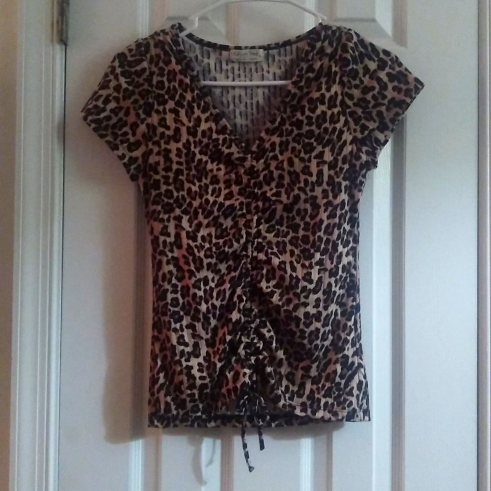 Full Circle Trends size medium top